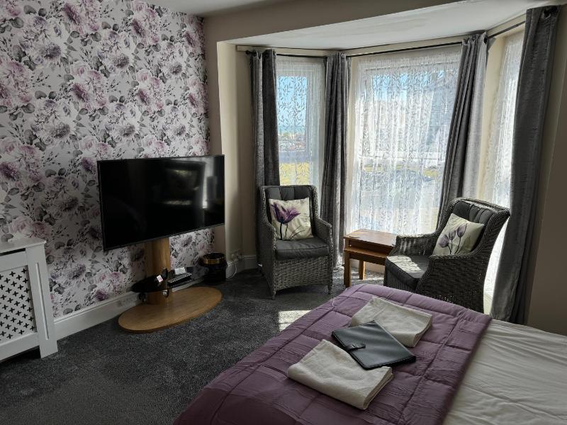 Suite with Sea View image 4