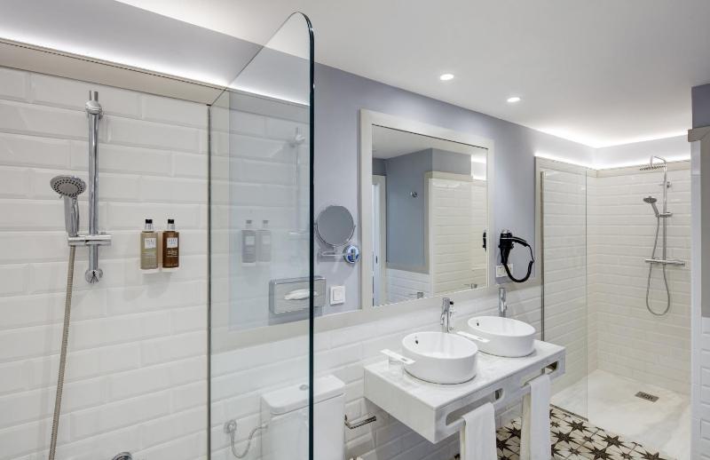 Sercotel Granada Suites - image 6