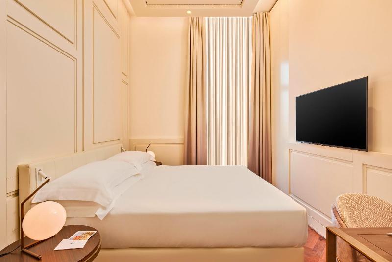 King Guest Room image 1