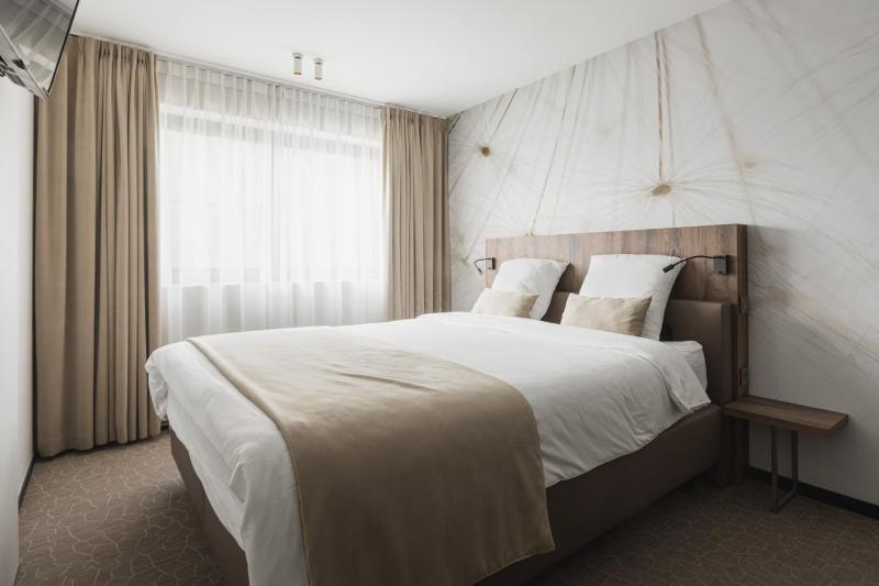 Double Room image 4