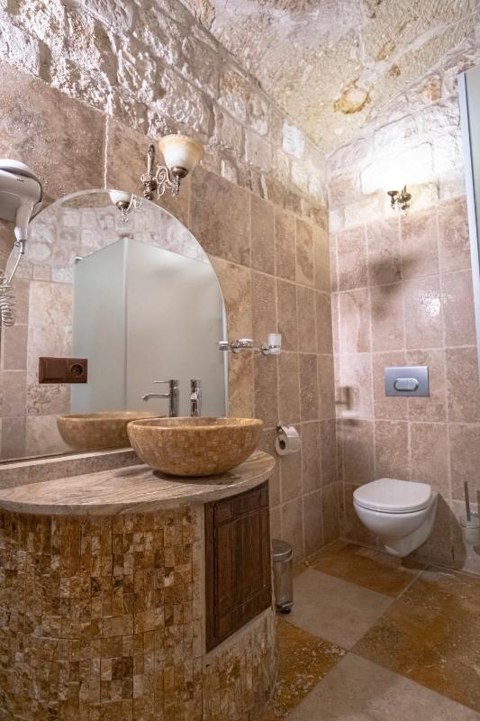 Deluxe Double Room with Bath image 3