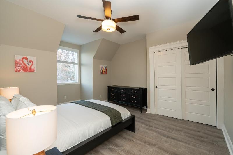 4632 Second Floor Historic Haven - image 12
