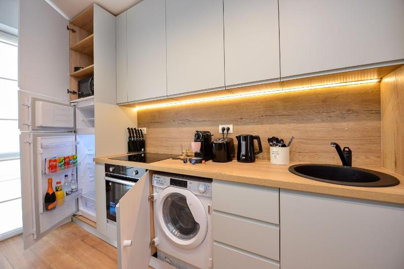 Wabi Sabi - One Bedroom - Romana Square - image 7
