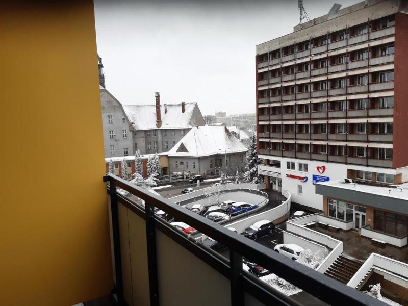 Studio Apartment with Balcony image 4