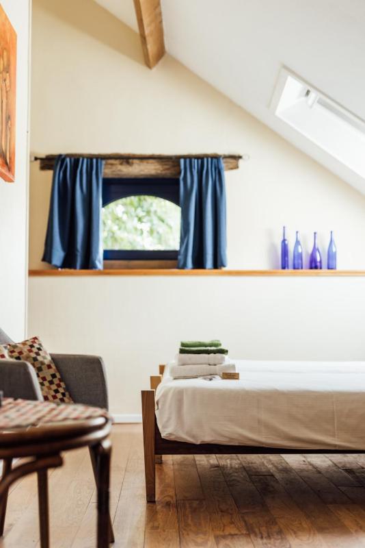 Double or Twin Room with Garden View image 4