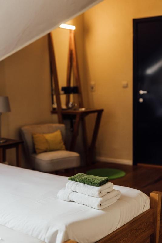Double or Twin Room with Garden View image 2