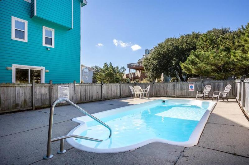Short walk to Beach with Pool Game Room and Spa - image 25