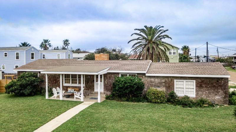 Oleander House - Pet Friendly PRIVATE POOL - image 9