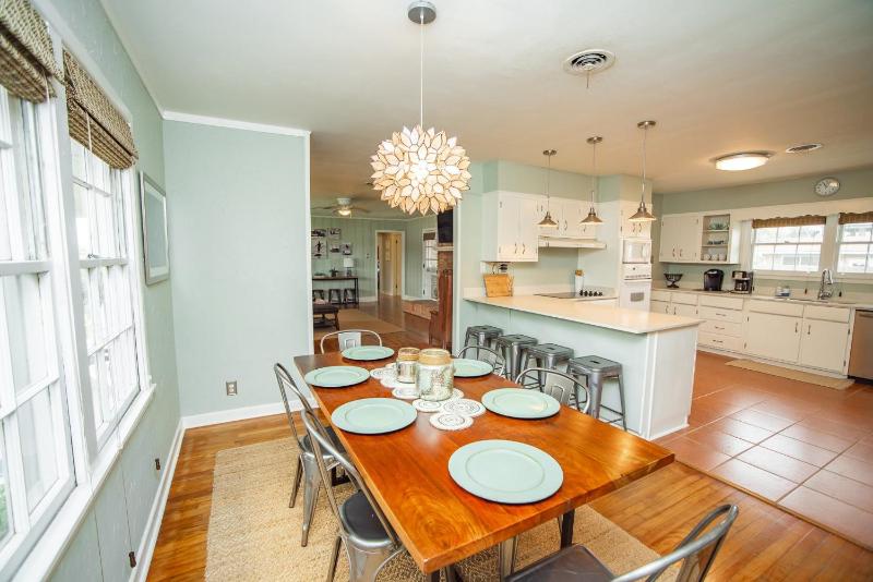 Oleander House - Pet Friendly PRIVATE POOL - image 5