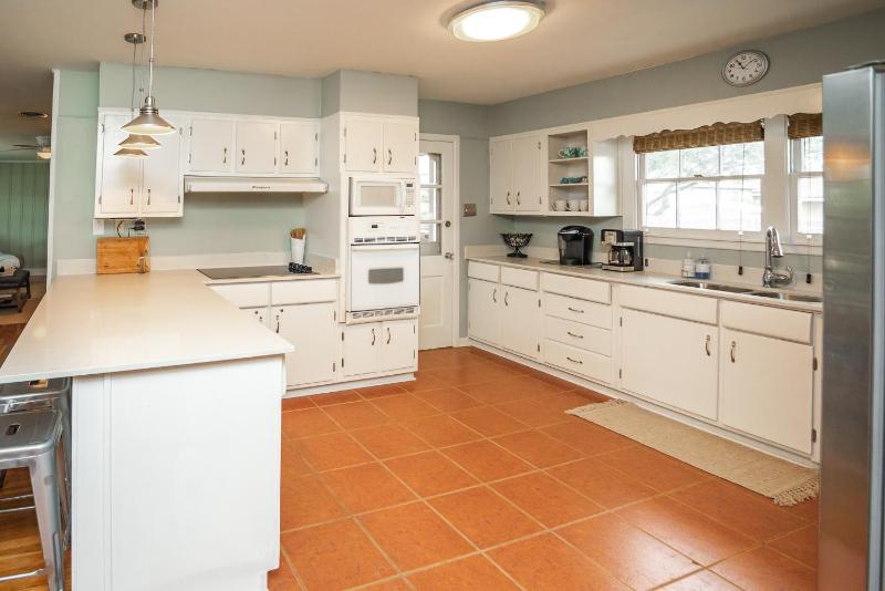 Oleander House - Pet Friendly PRIVATE POOL - image 40