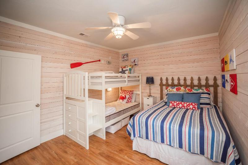 Oleander House - Pet Friendly PRIVATE POOL - image 48