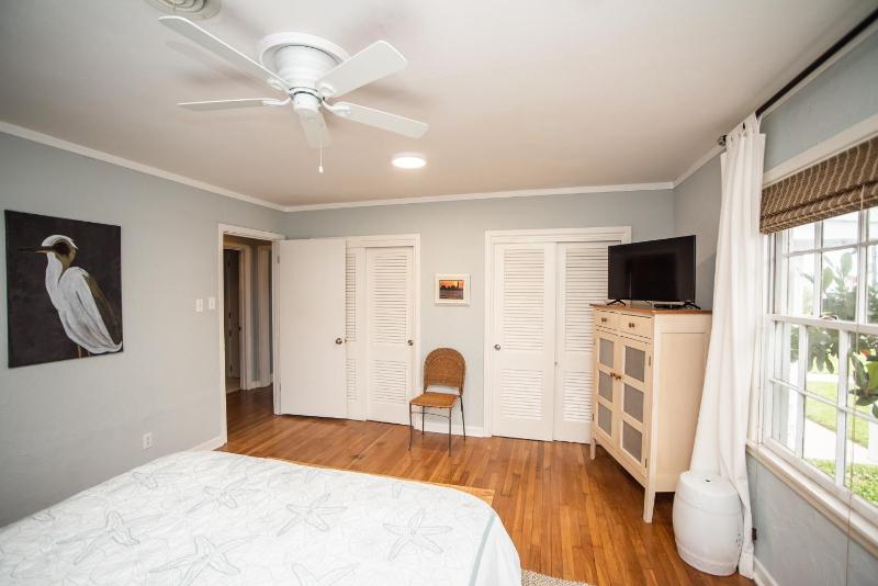 Oleander House - Pet Friendly PRIVATE POOL - image 7
