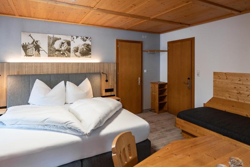 Comfort Triple Room image 4