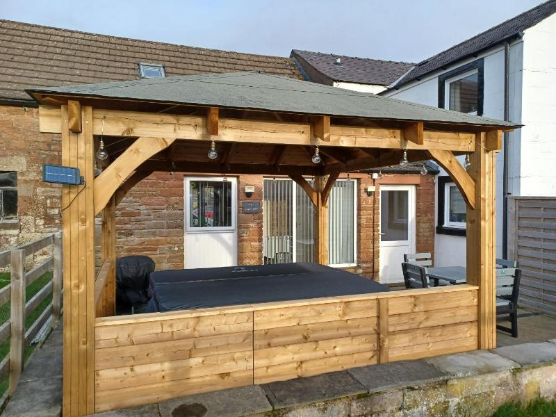 Cottage with Garden View image 2