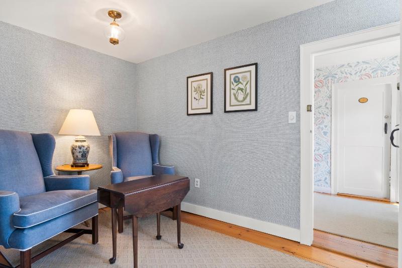King Suite # 9 image 3