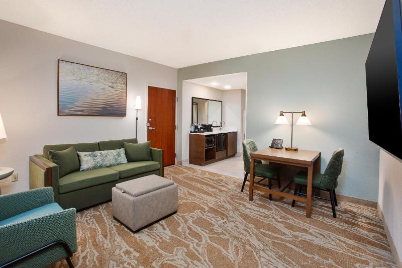 Suite with Two Queen Beds - Non-Smoking image 3