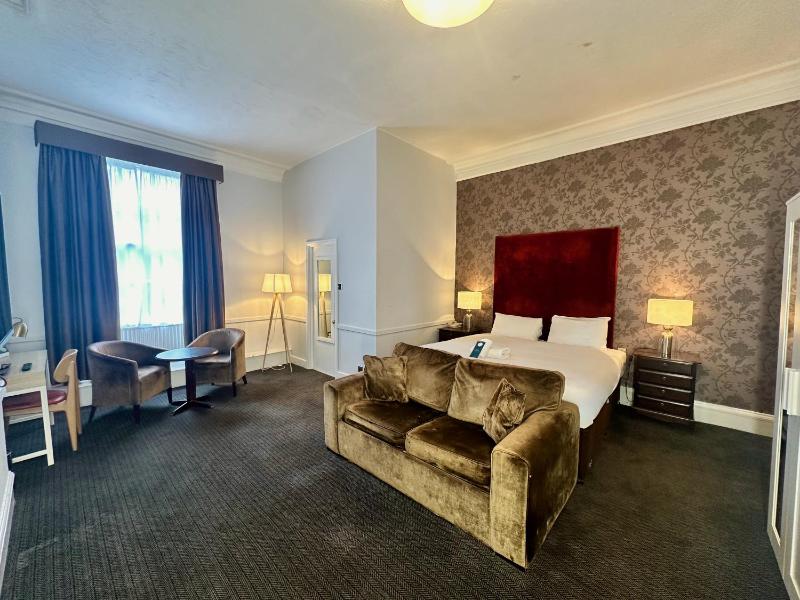 Executive King Room- Converts to 2 Twin Beds- Non Smoking image 3