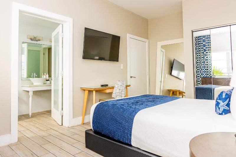 Oceanside Hotel - image 6