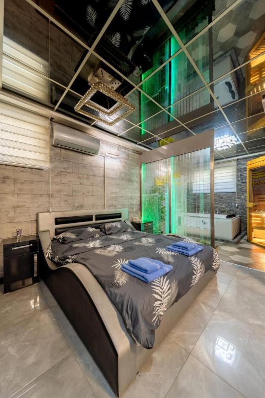 Aqualux Apartment with Garage and Spa - image 1