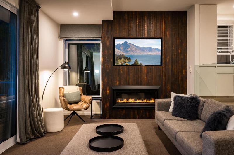 Villa Habeke- Lake Views- Gas Fire- AC- BBQ - image 6