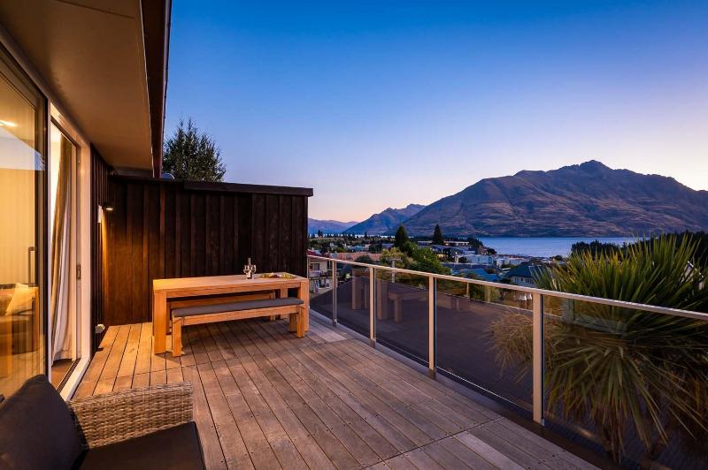 Villa Habeke- Lake Views- Gas Fire- AC- BBQ - image 7