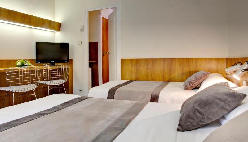 Comfort Triple Room image 3