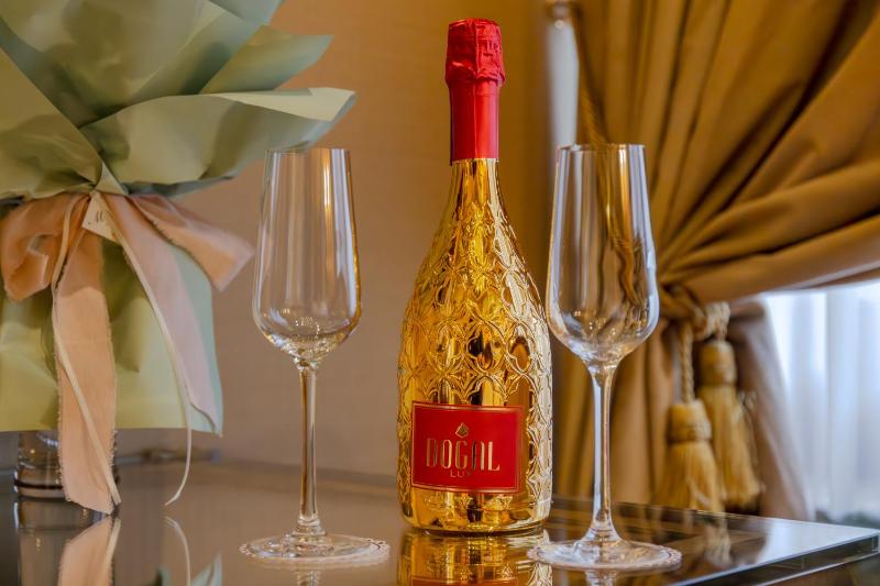 Double or Twin Room image 3