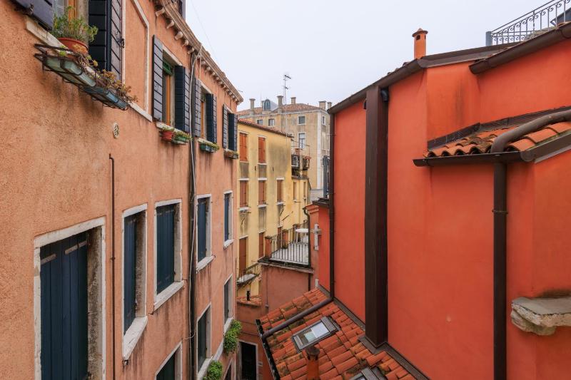 Double or Twin Room image 4