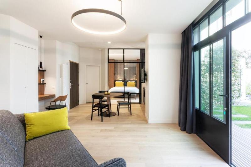 Apartment with Garden View image 1