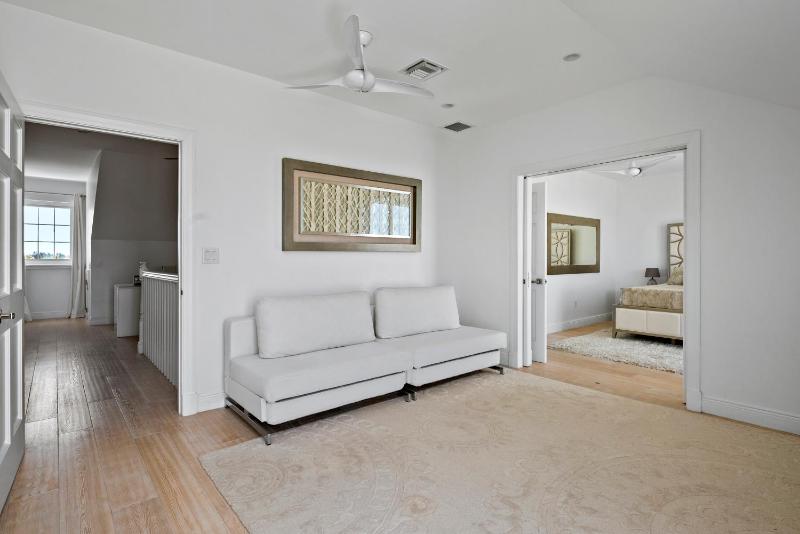 White House - Exclusive Luxury Beachfront Villa - Private White Sand Beach - image 3