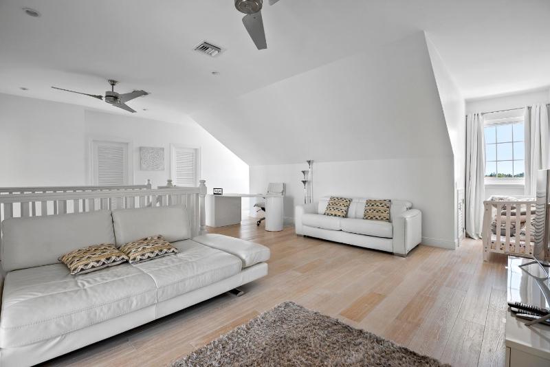 White House - Exclusive Luxury Beachfront Villa - Private White Sand Beach - image 8