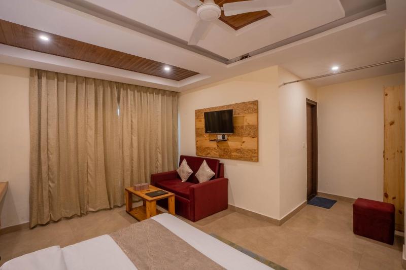 Perfectstayz Value Vista 5 min walk to Mall road - image 14