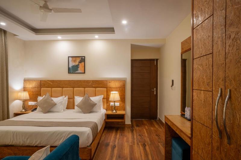 Perfectstayz Value Vista 5 min walk to Mall road - image 8