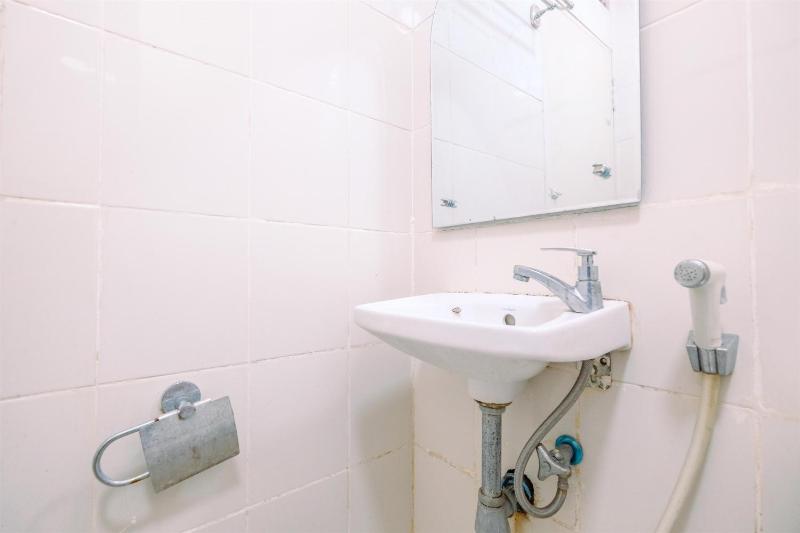 Nice 2BR at Bogor Valley Apartment By Travelio - image 17