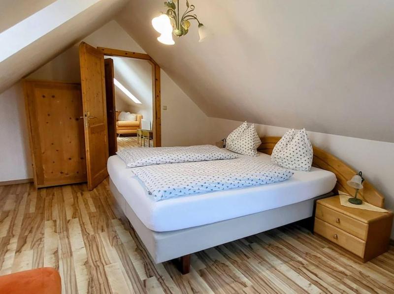 Three-Bedroom Apartment with Balcony image 2