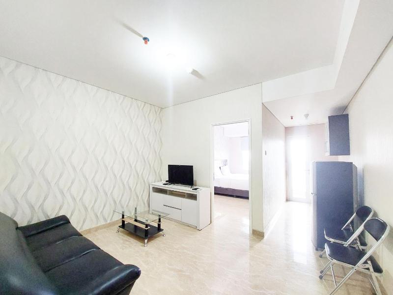 Comfort Stay 1BR at Podomoro City Deli Medan Apartment By Travelio - image 7