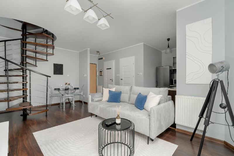 Dwupoziomowy Apartament Żmigrodzka z Tarasem w Poznaniu by Noclegi Renters - image 1