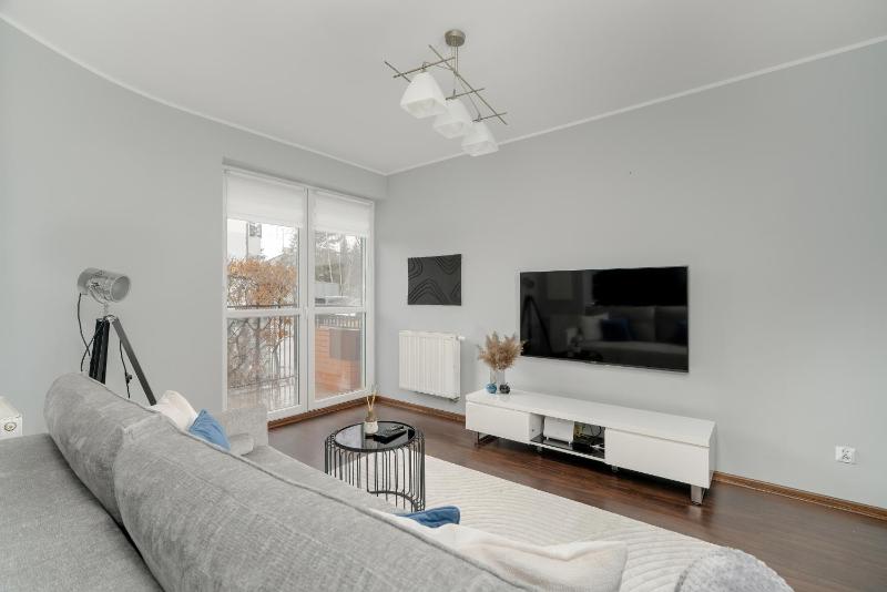 Dwupoziomowy Apartament Żmigrodzka z Tarasem w Poznaniu by Noclegi Renters - image 12