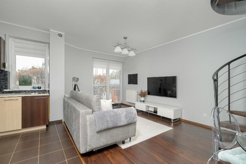 Dwupoziomowy Apartament Żmigrodzka z Tarasem w Poznaniu by Noclegi Renters - image 14