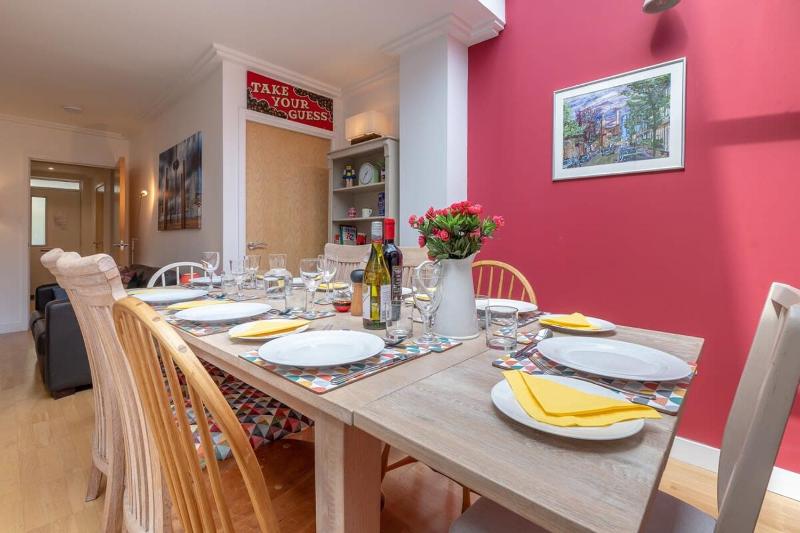 Host & Stay - Kingscote Townhouse - image 26