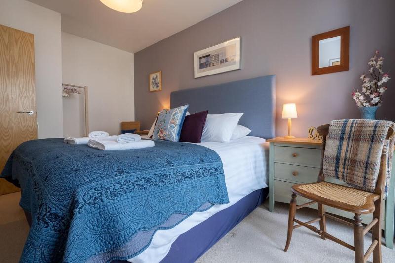 Host & Stay - Kingscote Townhouse - image 33