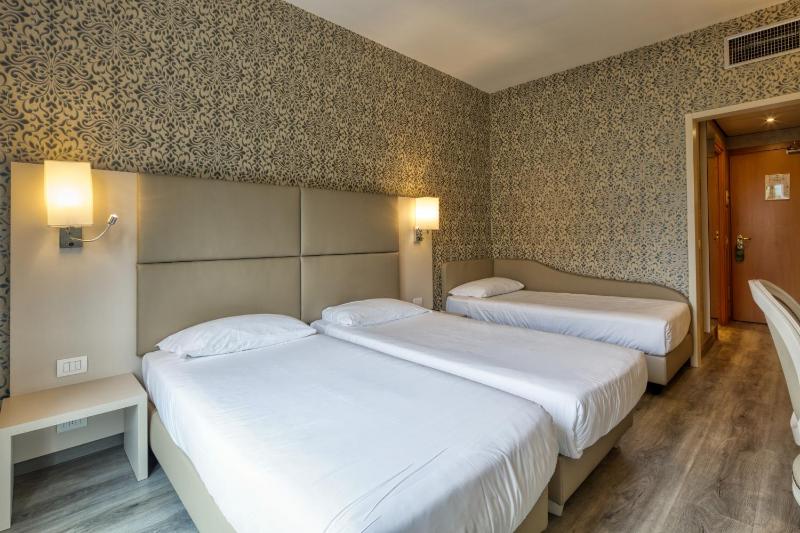 Triple Room image 3