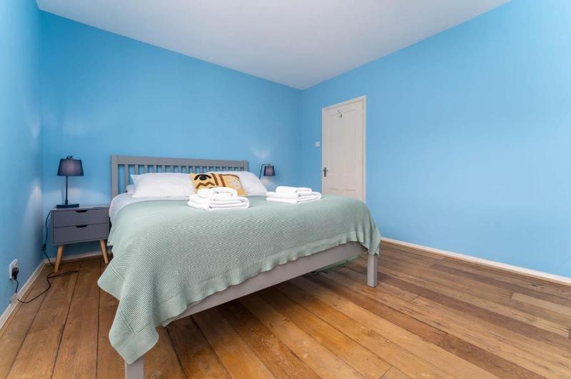 Host & Stay - Blue Hues on Over Street - image 19