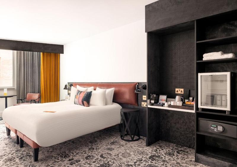 Standard King Room image 1