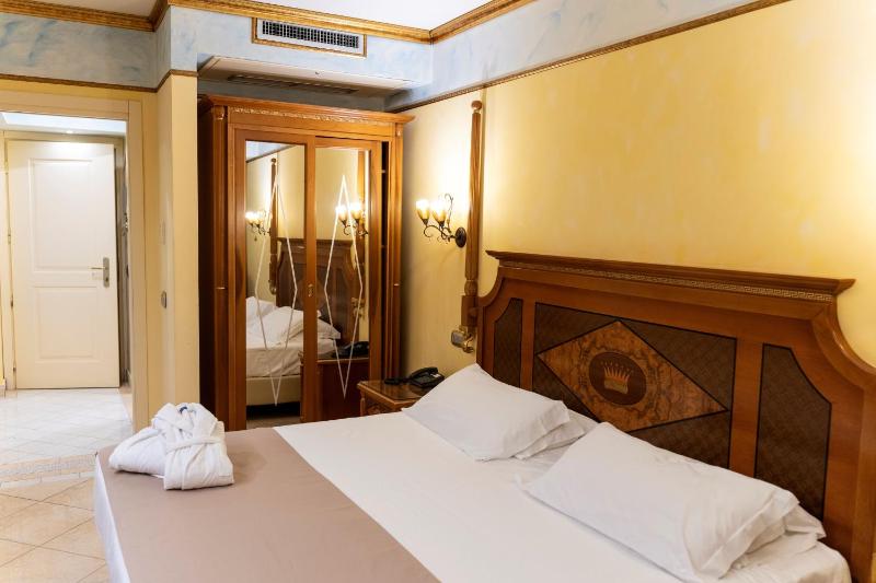 Double Room - Disability Access image 2
