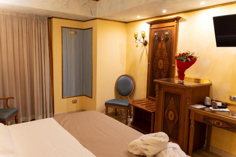 Double Room - Disability Access image 1