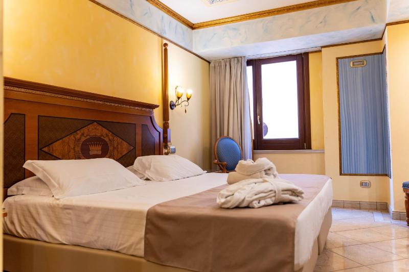Double Room - Disability Access image 4