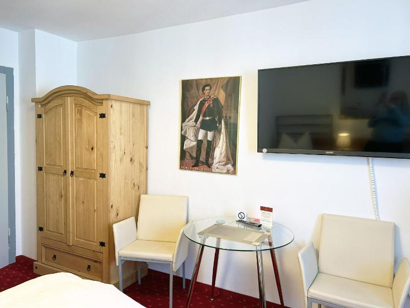 Double Room image 3