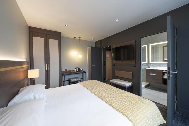 Superior Double Room image 4