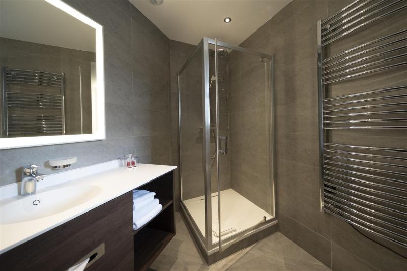 Superior Twin Room image 4